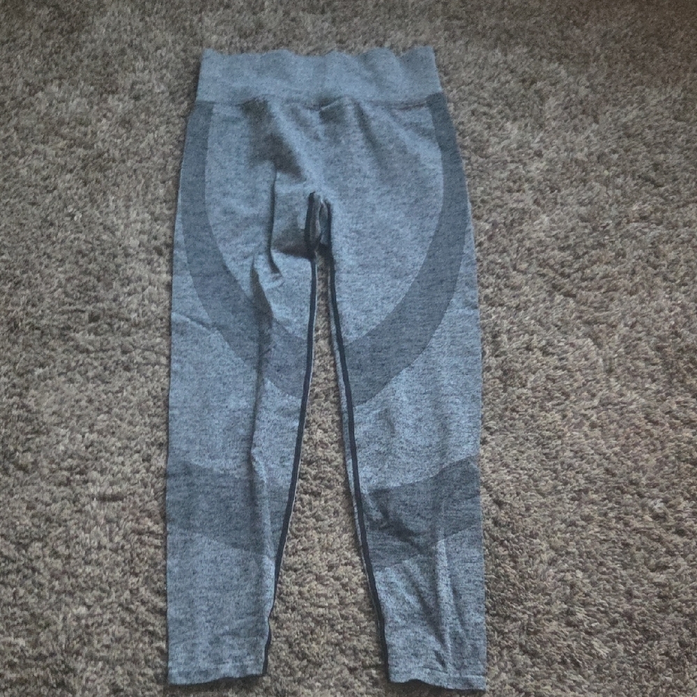 Victorias Secret Womans  Size Large Gray Leggings